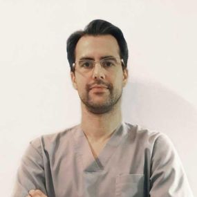 dr-angel-campos-clinica-dental-dentista-en-la-rinconada-sevilla.jpg