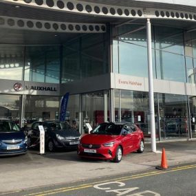 Cars outside the Vauxhall Hull West dealership