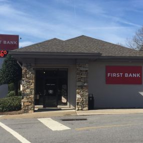 Bild von First Bank - Black Mountain, NC