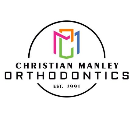 Logotyp från Christian Manley Orthodontics