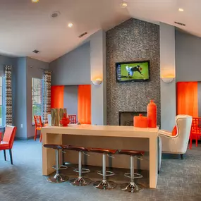 Social entertaining area with wifi at Camden Stonebridge Apartments in Houston, TX