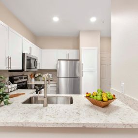 Kitchen breakfast bar quartz countertops