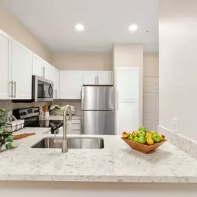 Kitchen breakfast bar quartz countertops