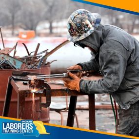 These students are learning about how to use oxyacetylene torches for cutting as part of their hands-on training. Here at MOKAN we make sure that our apprentices have the knowledge. Not only from lectures but also from experience. This is just one part of hands-on training you get as part of our Apprenticeship Program.