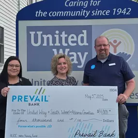 Prevail Bank charitable contributions 'big check' to United Way of South Wood & Adams County.