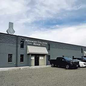 At Advanced Collision Repair, providing First-Class ???????????????????? customer service is our top priority.