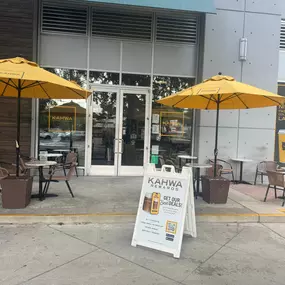 Exterior Seating &b Entrance to Kahwa Element Downtown