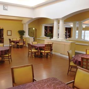 Traditional Dining Room with Restaurant-Style Dining