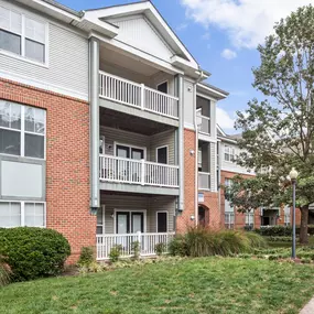 Exterior of Camden Ashburn Farm apartments in Ashburn, VA