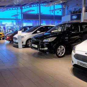 Inside FordStore Hull