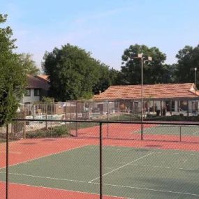Tennis courts at Metro 3610