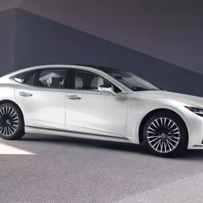 2025 Lexus LS Hybrid