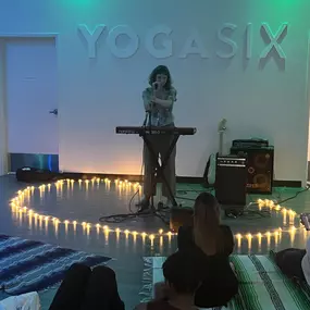 Bild von YogaSix West Seattle