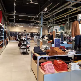 Photo de l'intérieur du magasin La Roche sur Yon