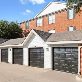 Rentable private garages at Camden Buckingham