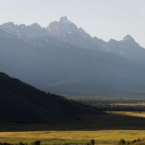 Amangani Exterior - View on the Grand Tetons