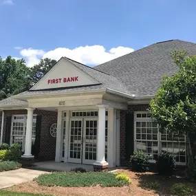 Come visit the First Bank Kannapolis branch. Your local team will provide expert financial advice, flexible rates, business solutions, and convenient mobile options.