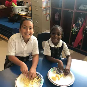 Time for a healthy snack at Ave Maria Academy! Enrolling a student with special nutritional needs? Give us a call to find out what's on our menu!