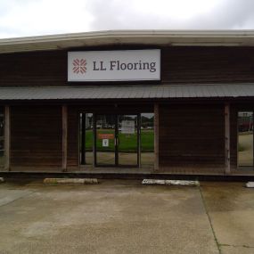 LL Flooring #1073 Baton Rouge | 11770 Airline Highway | Storefront