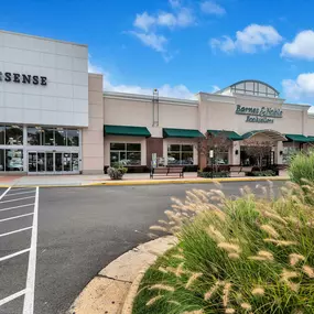 Shops and restaurants nearby Camden Fair Lakes