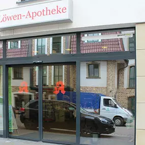 Aussenansicht der Löwen-Apotheke