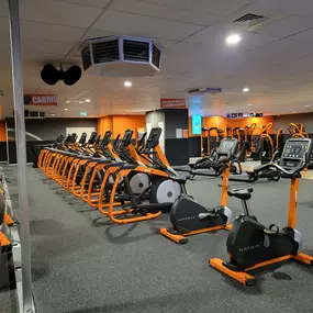 Basic-Fit Katwijk Ambachtsweg 24/7 - cardio zone