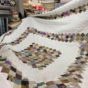 Pat M stopped in today to share this beautiful quilt with us. AND, I must add, she hand quilted it!!!! What words would you use to describe this quilt...Beautiful, Stunning, Gorgeous...??? Thank you Pat! You should  be very proud of this accomplishment. ????????????????