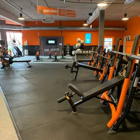 Basic-Fit Veenendaal Wolweg - free weight zone