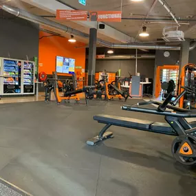 Basic-Fit Veenendaal Wolweg - free weight zone