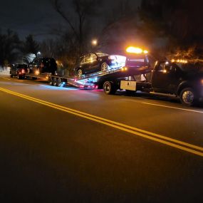 Call now for a 24 hour towing service!