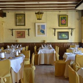 restaurante-el-bernardino-mesas-decoradas-04.jpg