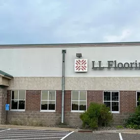 LL Flooring #1231 Woodbury | 7700 Hudson Road | Storefront