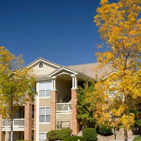 The Bluffs at Highlands Ranch Apartment Building