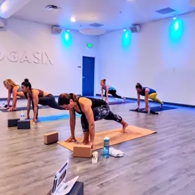 Bild von YogaSix Bakersfield