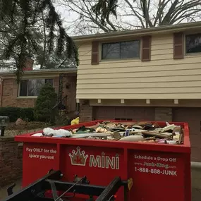 Bild von Junk King Buffalo - CLOSED