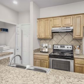 Camden Peachtree City apartments in Peachtree City, GA full-size washers and dryers included