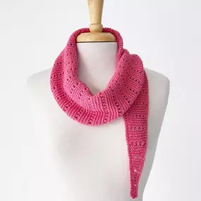 Long weekend on deck! Do you have your knitting ready?
The Italian Summer Scarf is adorable and fun to knit! It uses 2 skeins of Sandnes Garn Line - a linen cotton summer favorite! 
It's the perfect portable size to stash in your purse, and the pattern is easy to memorize and FREE on Ravelry.