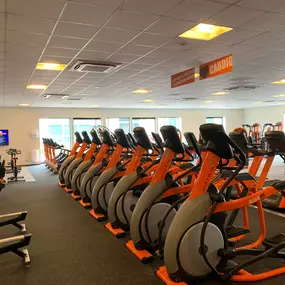 Basic-Fit Meppel Industrieweg 24/7 - cardio