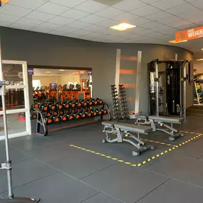 Basic-Fit Meppel Industrieweg 24/7 - free weight zone