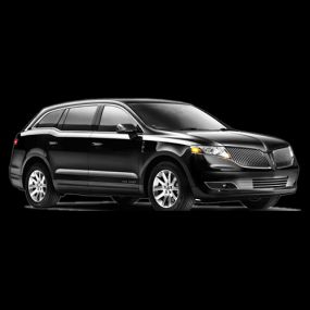Lincoln MKT
4 Passengers / 4 Suitcases
Rear Temperature & Radio Controls
Side Window Privacy Screens