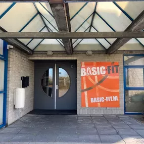 Basic-Fit Bergen op Zoom Bastionweg 24/7 - entree