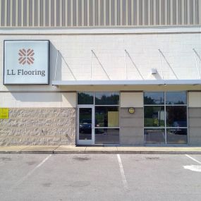 LL Flooring #1052 La Vergne | 131 Charter Place | Storefront