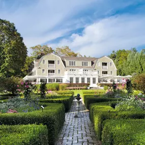 New England Luxury - Mayflower Inn & Spa Exterior