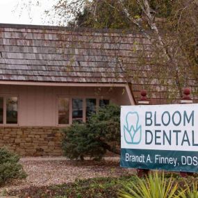 Bild von Bloom Dental: Dr. Brandt Finney - Bloomington, IN