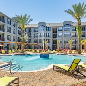 Lounge Courtyard Pool