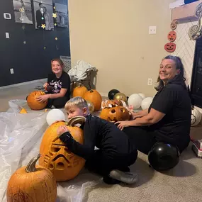 From dressing up in costumes to carving pumpkins and visiting pumpkin patches, The McCloskeys and Team have been having all of the fall fun with family! Check us out! ????