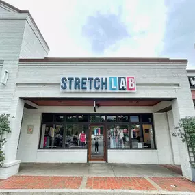 StretchLab Dilworth is nestled in the Kenilworth Commons shopping center on East Blvd. There is shopping, dining, and various things to do nearby.