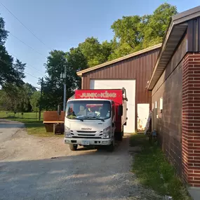 Exterior Junk King Eastern Iowa office