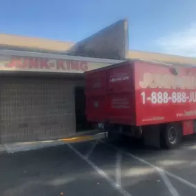 Exterior Junk King Sacramento office