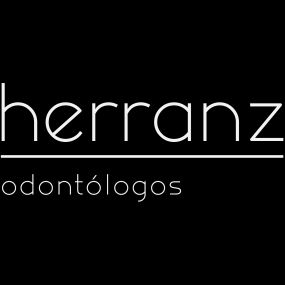 herranz-clinica-dental_logo_blanco-1.png